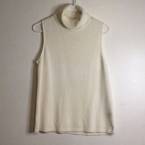 JOSEPHINE CHAUS……….IVORY TURTLENECK SHELL